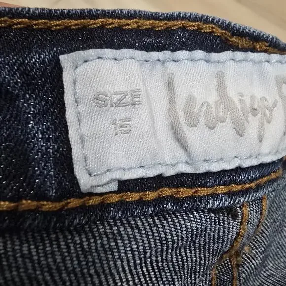 Indigo Rein Womens Distressed Denim Shorts Size 15 Dark Wash Cuffed Travel - Picture 9 of 10